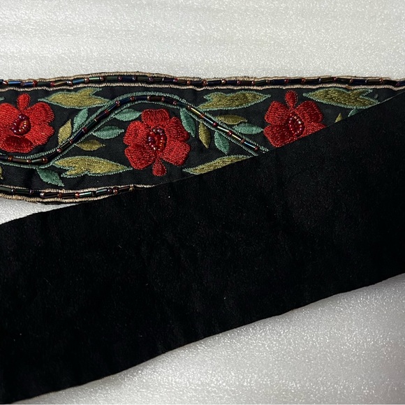 Streets Ahead Anthro Vintage-Inspired Embroidered Leather and Fabric Belt - Picture 13 of 16